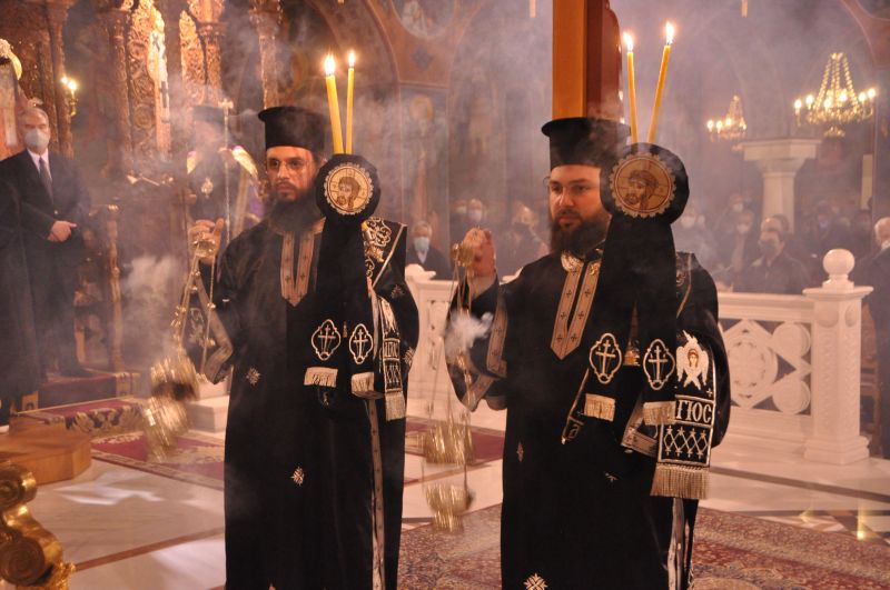 Τά ἅγια Πάθη τοῦ Κυρίου μας ἡ Ἀποκαθήλωσις καί ὁ Ἐπιτάφιος στόν Ἱερό Μητροπολιτικό Ναό Δράμας